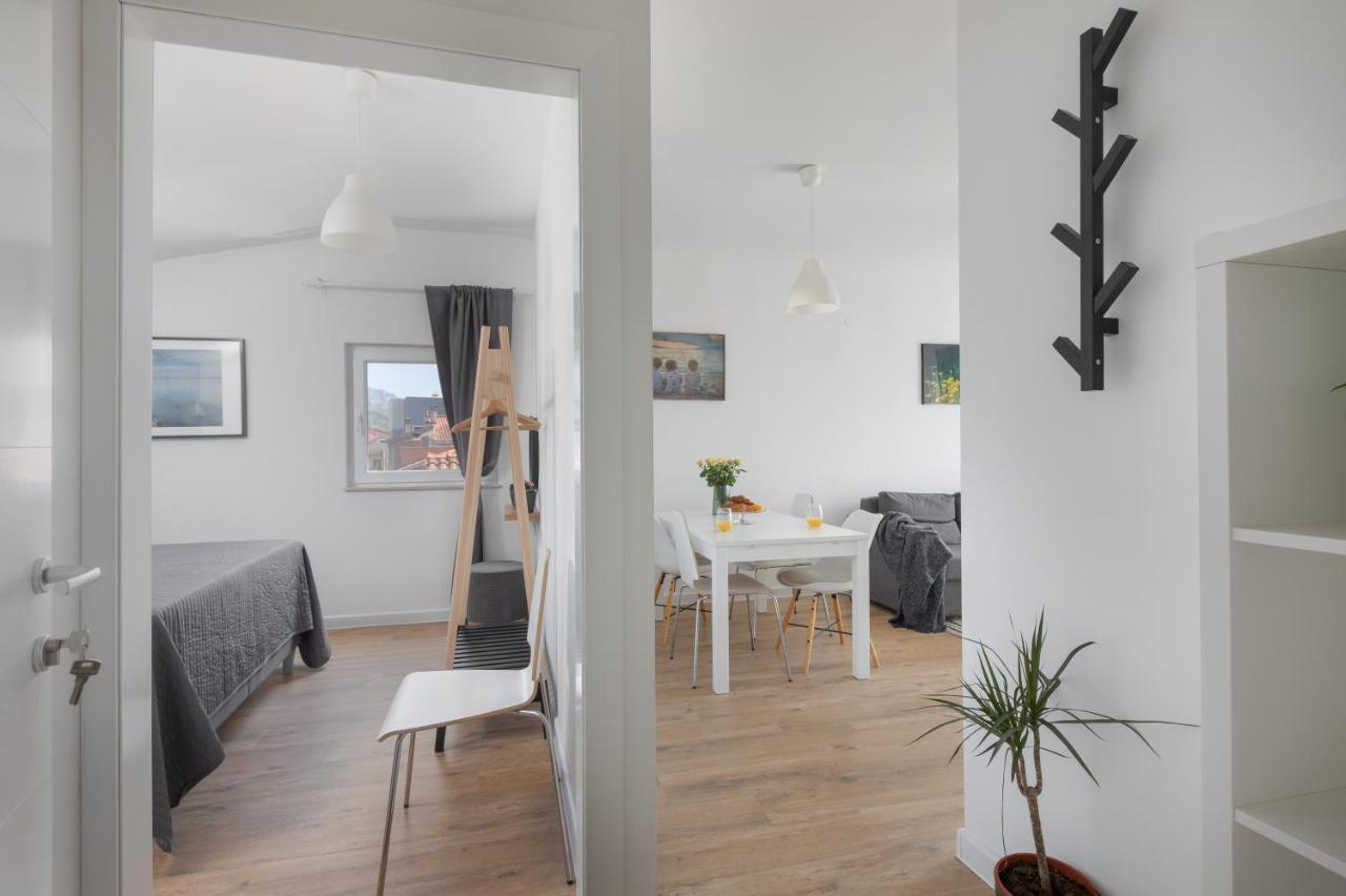 Apartments Left & Right With Jacuzzi, 4 Stars Makarska Zewnętrze zdjęcie