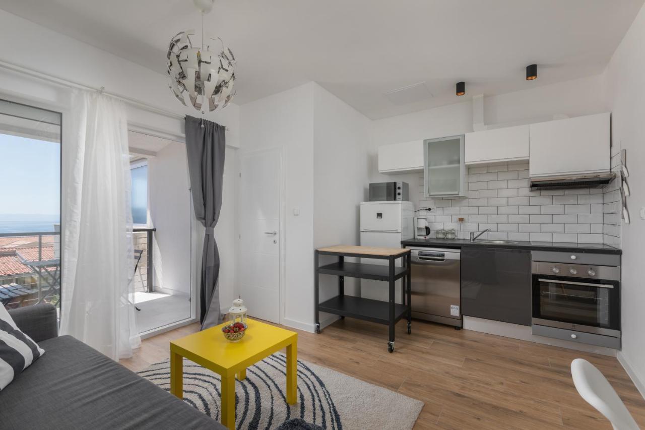 Apartments Left & Right With Jacuzzi, 4 Stars Makarska Zewnętrze zdjęcie